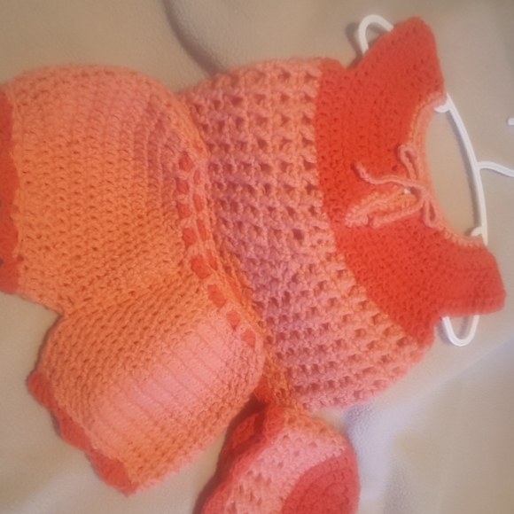 Crochet top and bloomers - Picture 2 of 3